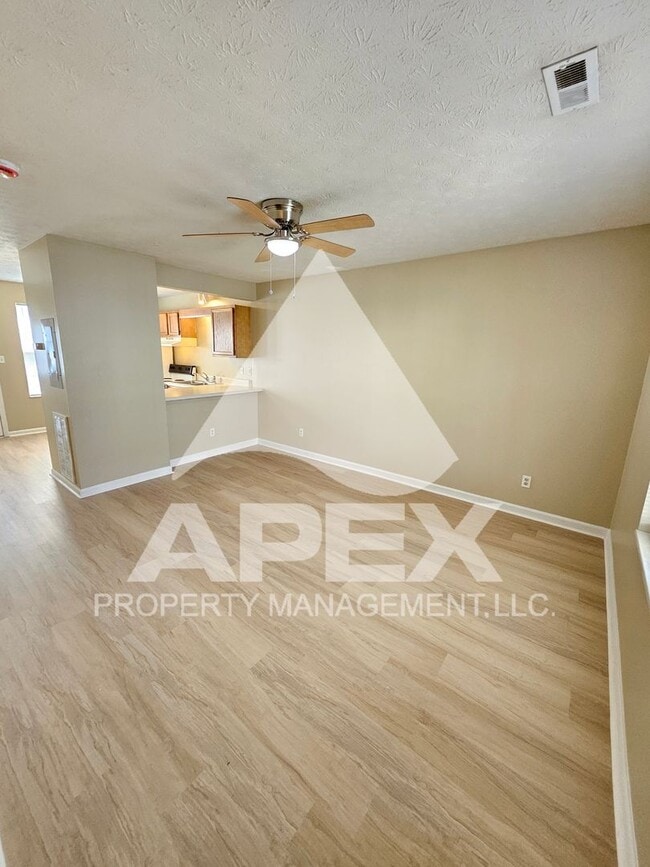 Photo - Nice 2 Bd | 1.5 Ba Townhouse in West Knox Condo Community! Unit 1804