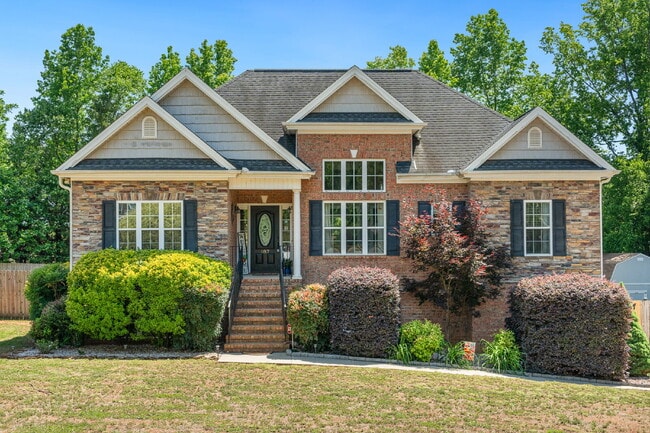 Photo - Furnished Pet Friendly Rental in Davie County with Flexible Lease Length!