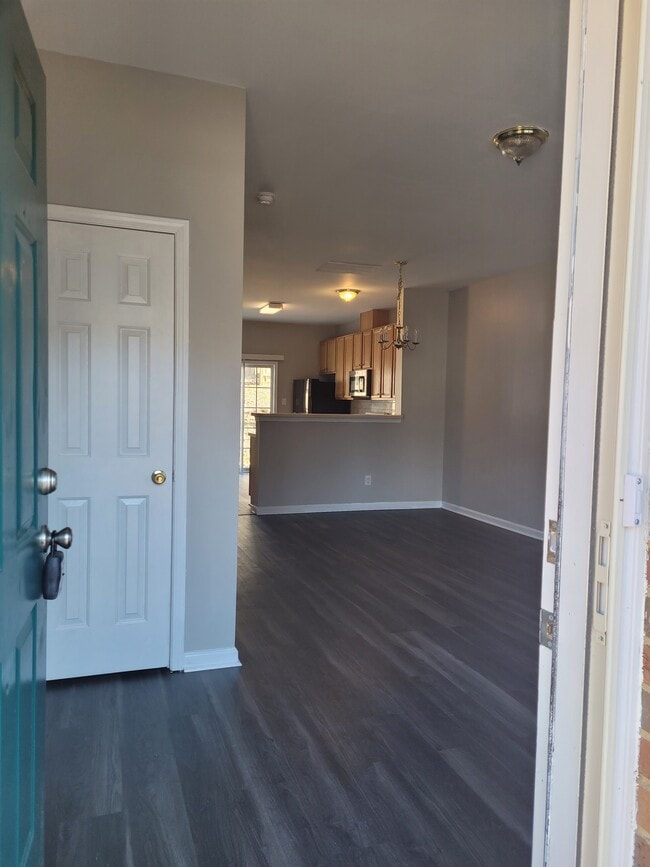 Photo - 4622 Punjab St