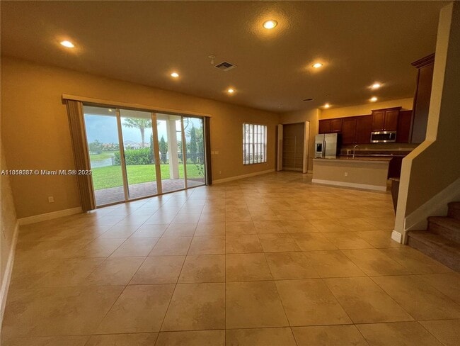 Photo - 9050 Edgewater Bend