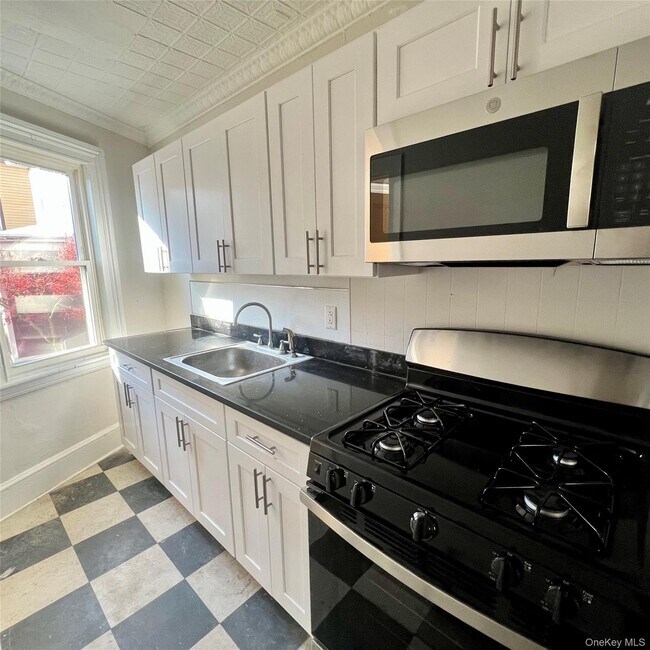 Photo - 140 Albany Ave Unidad 2