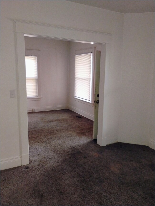 Photo - 1122 Pinewood Ave