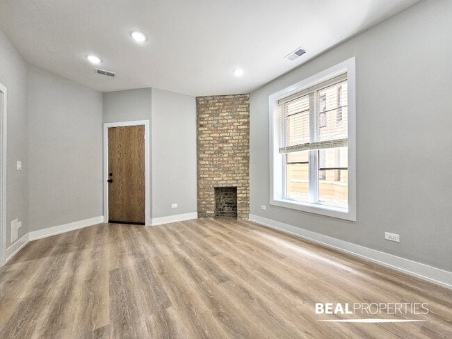 Photo - 428 W Belden Ave Unit 1