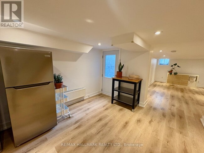 Photo - 62 Palmerston Ave