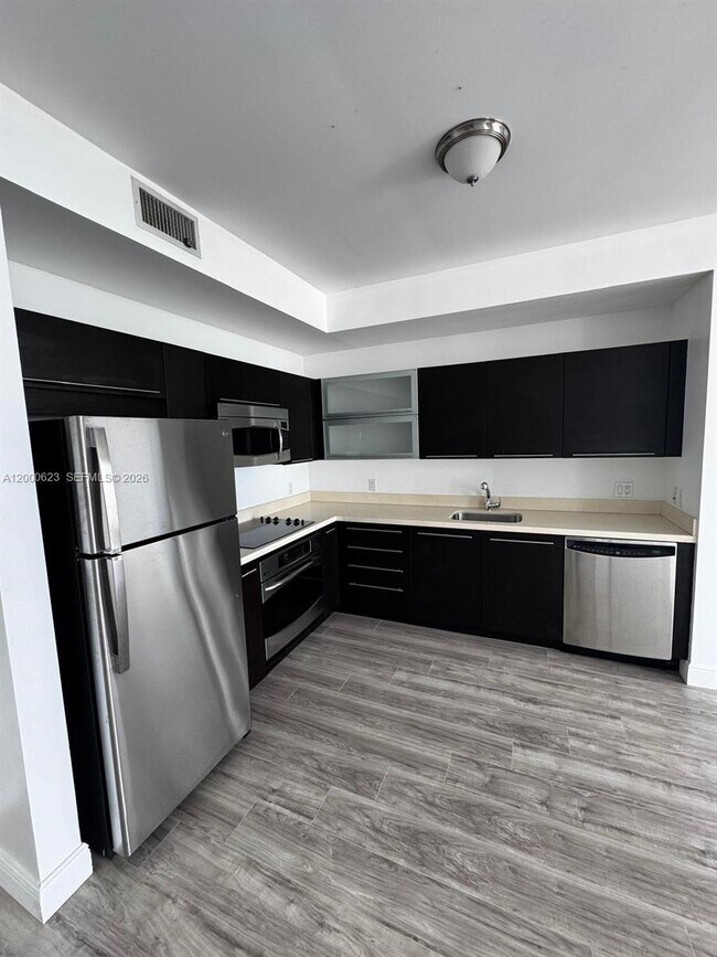 Photo - 90 SW 3rd St Unidad 1407