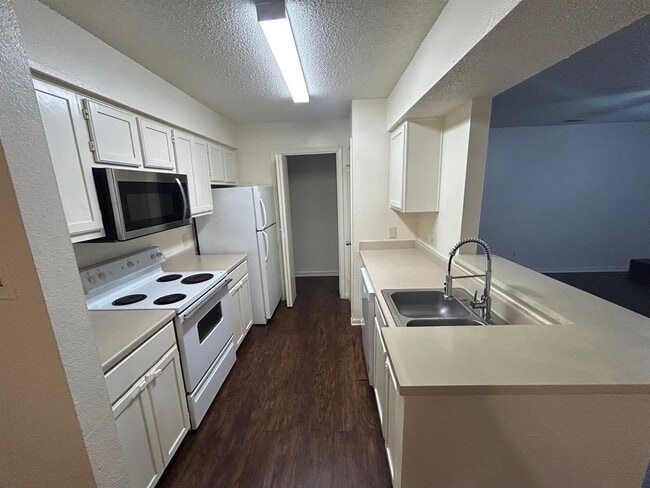 Photo - 8812 Schick Rd