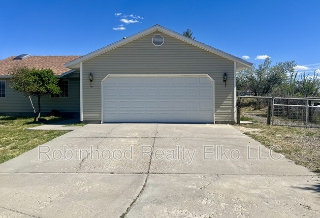 Photo - 132 Flora Pl