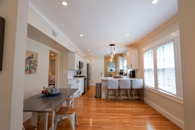 Building Photo - 247 Savin Hill Ave Unit 2 Rental