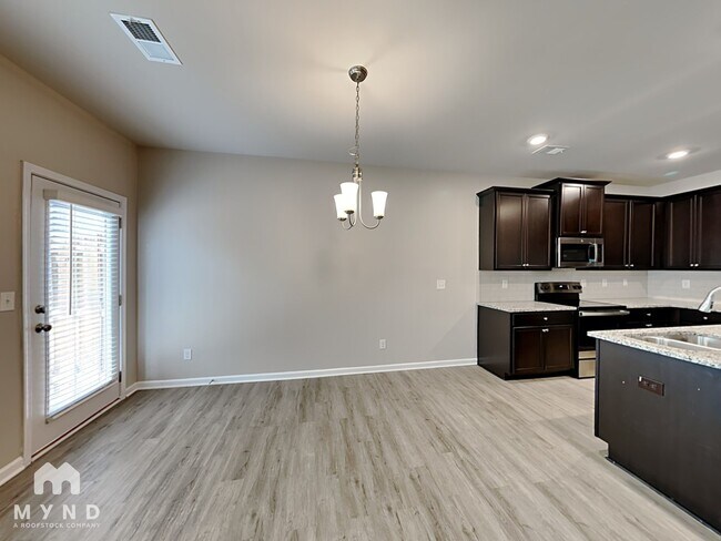 Photo - 5097 Lower Elm St