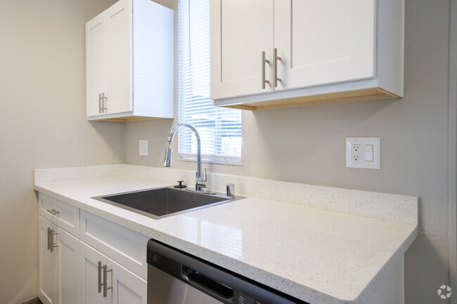 1BR-1BA-700SF