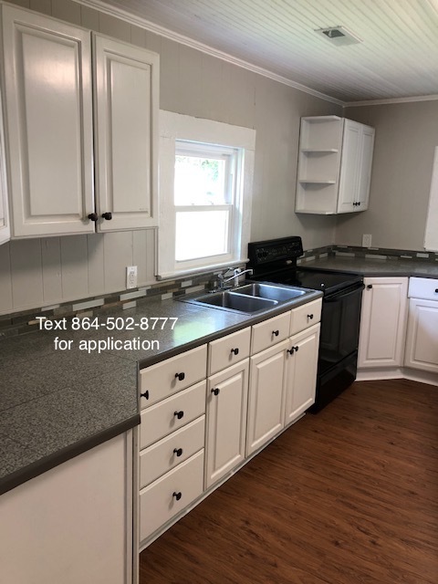 kitchen - 1908 Martin Ave House