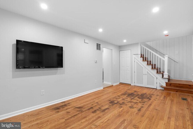 Photo - 715 Anderson Ave