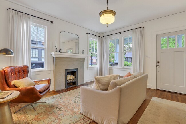 Photo - 1319 E 41st St