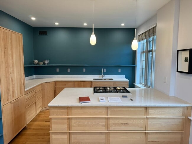 Photo - 1525 N Front St