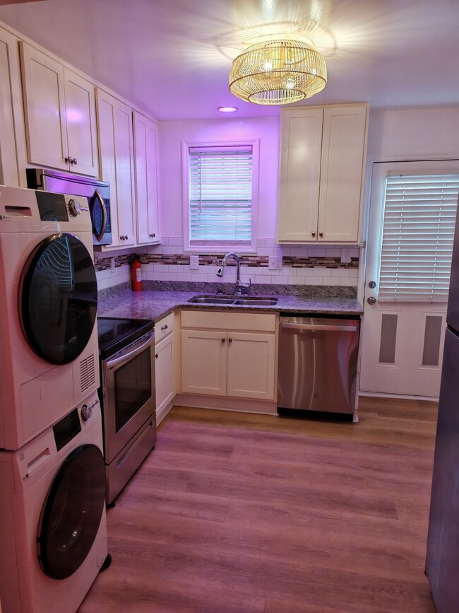 Building Photo - 3342 Tait Ter Unit B Rental