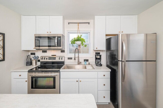 Photo - 1930 S Kernan Ave Unidad ID1061615P