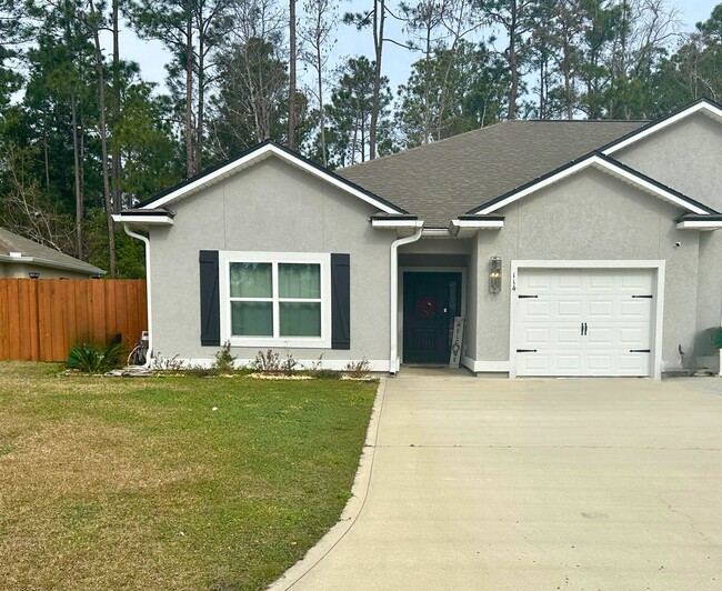 Building Photo - 3/2 fenced in yard and close to base! Rental