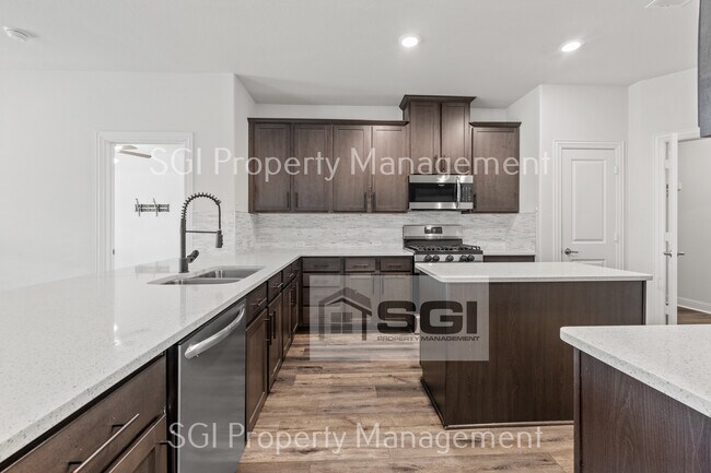 Photo - 11004 Blaze St