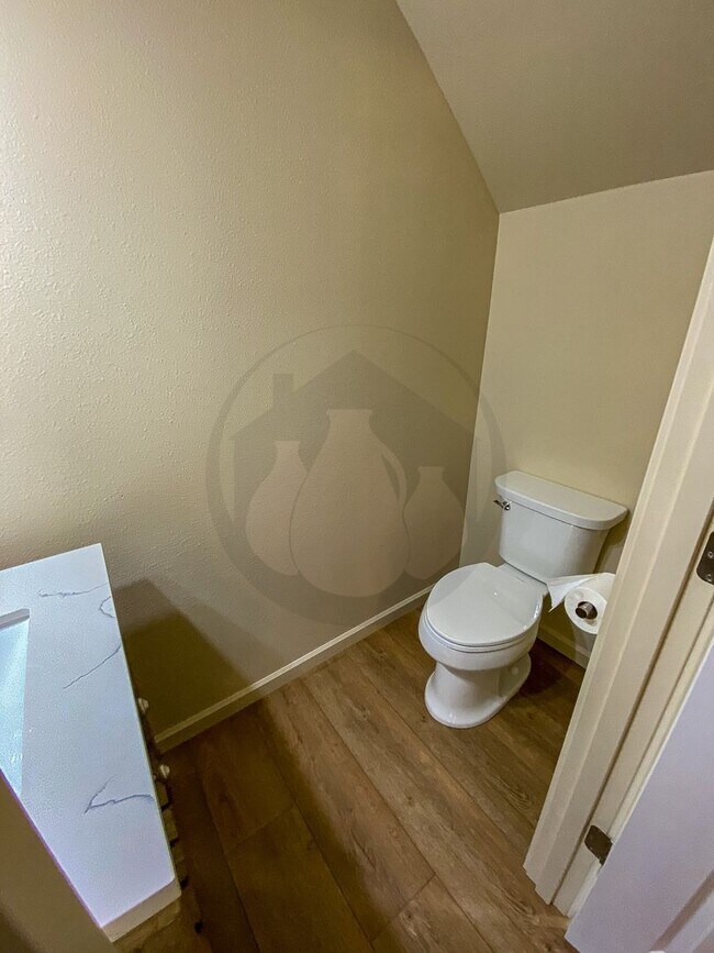 Photo - Willamina Duplex Unidad B