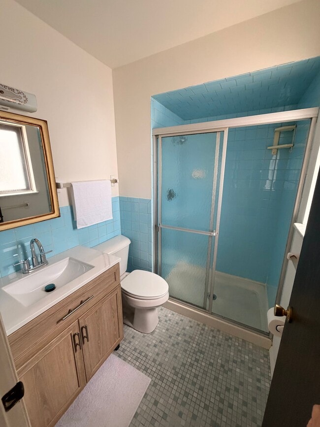Photo - 5404 Quincy St