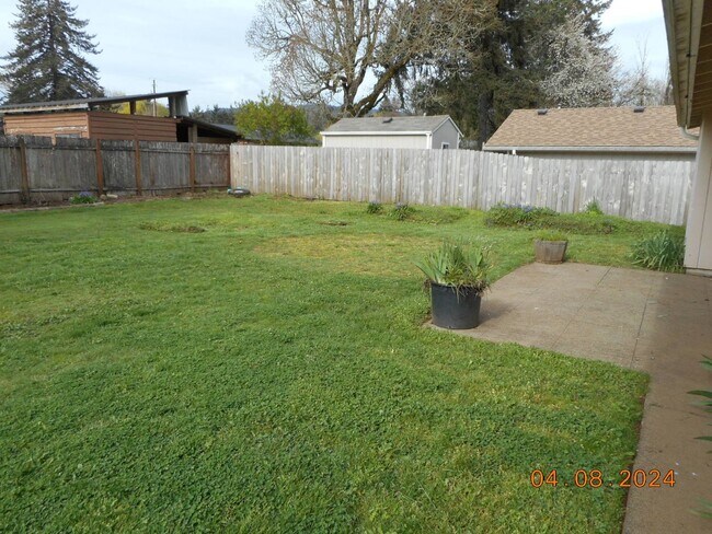 Photo - Bright and Spacious Adair Village Gem!