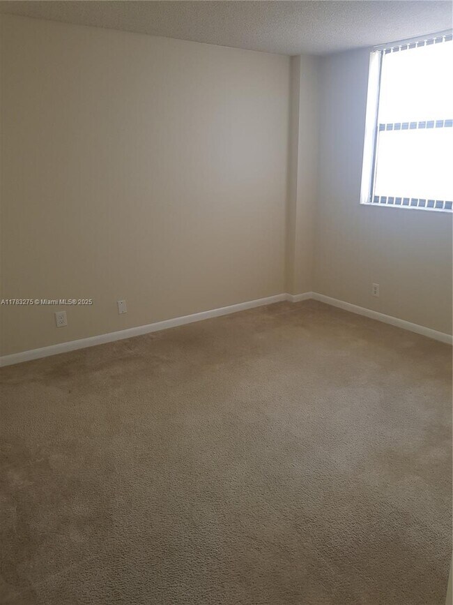 Photo - 290 174th St St Condo Unit 2304