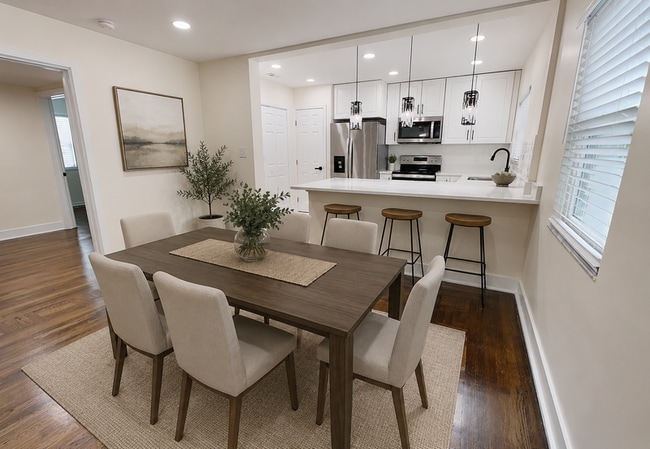 Photo - 270 W Pineloch Ave