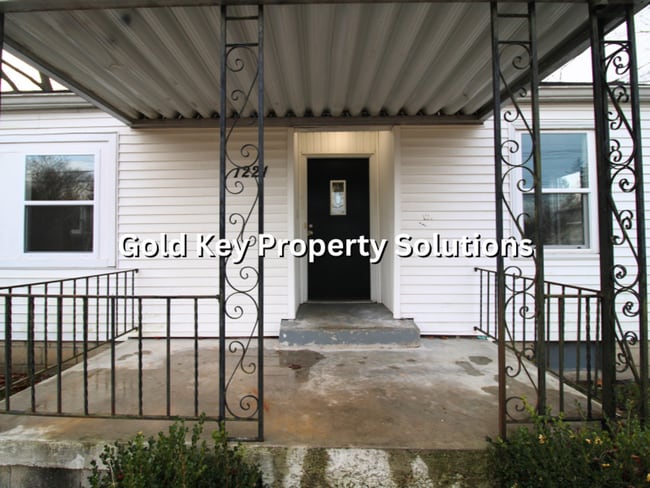 Photo - 3 Bed 1 Bath Home with Central Air and Basement (SECTION 8 APPROVED)