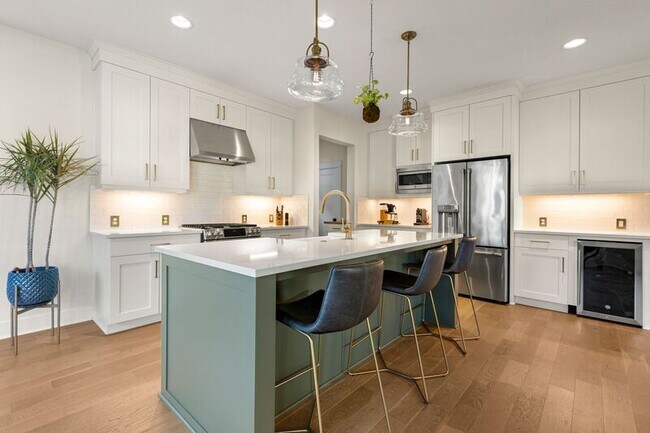 Photo - 4090 NE 6th Ave