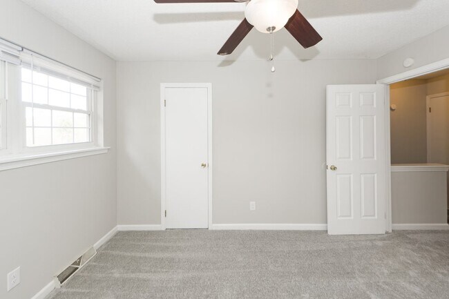 1305 Mathis Ferry Rd