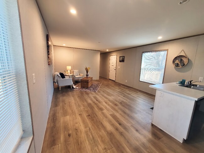 Photo - 87 Deerwood Park