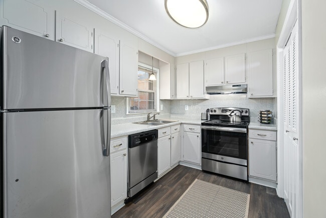 Building Photo - Maple Run Rental