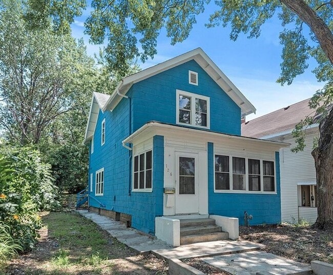 Building Photo - 726 Wilson Ave Unit 2