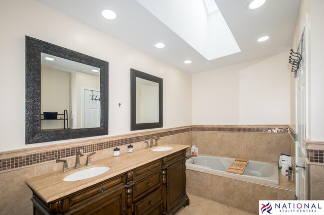 Photo - 37709 Glengrove Dr