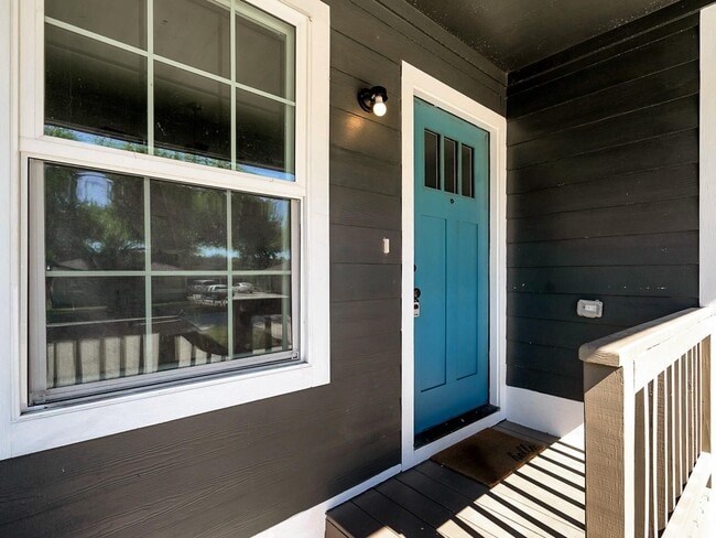 Building Photo - 5901 Woodview Dr