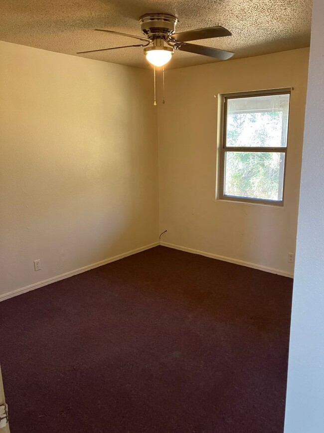Photo - Charleston Apts Unit 9