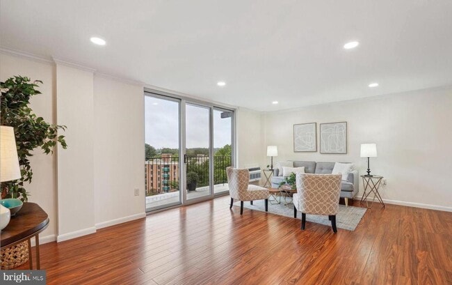 Photo - 3245 Rio Dr Unidad 915