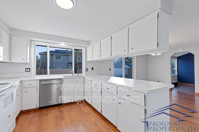 Photo - 19300 SW Hennig St