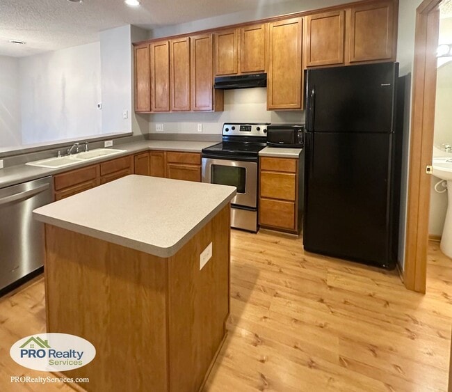 Photo - 2 Bedroom Updated Townhome