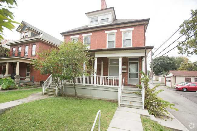 Building Photo - 1472 Belmont Ave Unit A Rental