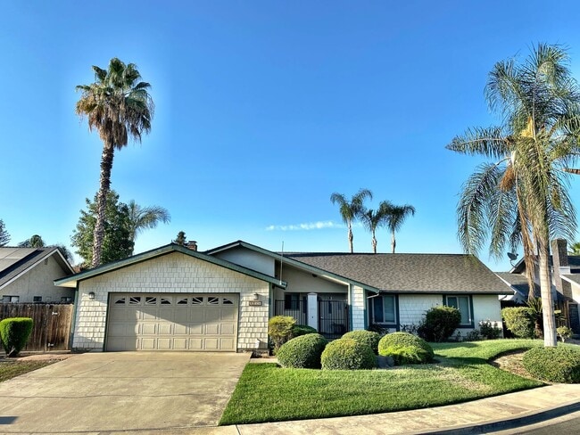 3710 W Sunnyside Ct