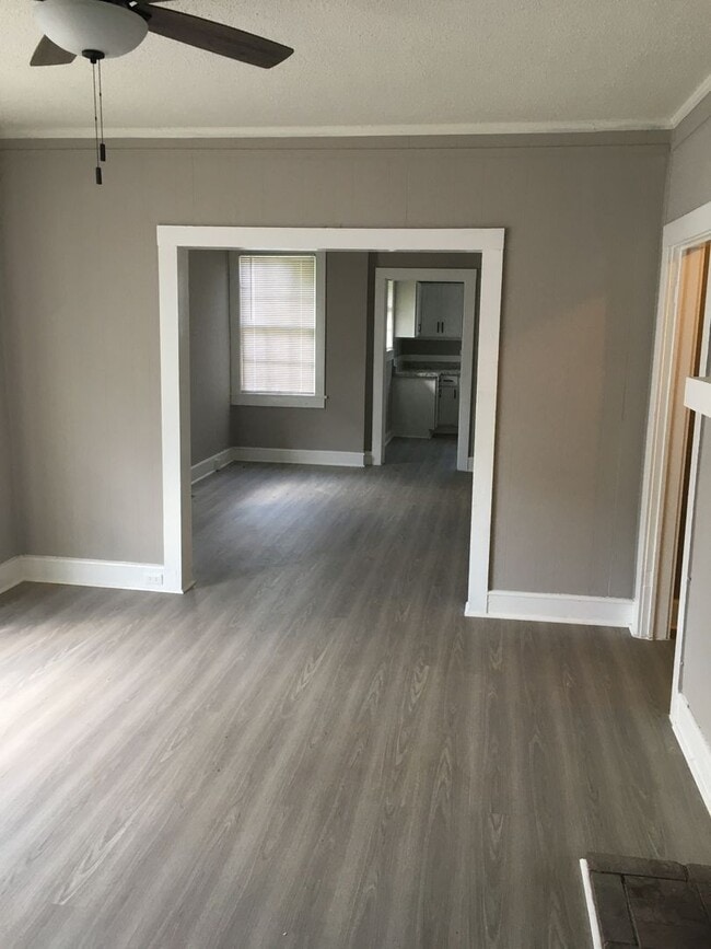 Photo - 2/1 House in Celanese $1095