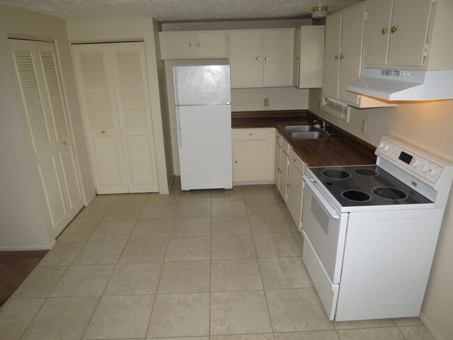 Photo - 2405 Strickland Dr