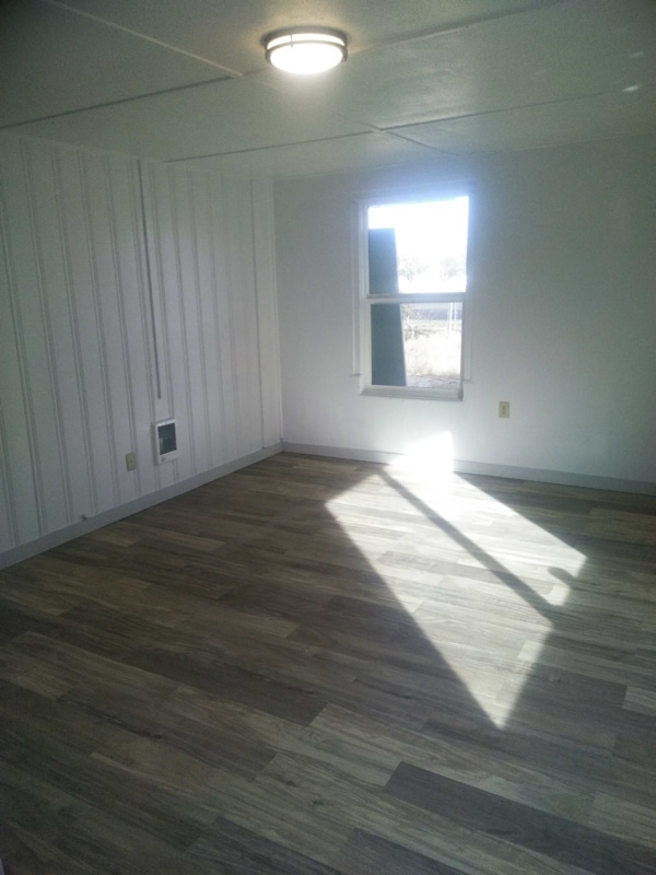 Photo - 498 N Main St