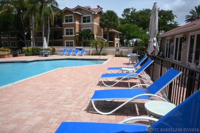 8721 Wiles Rd Unit 305