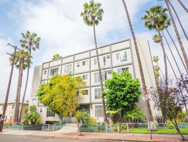 1815 N. Harvard Blvd - 1815 N. Harvard Blvd Apartments