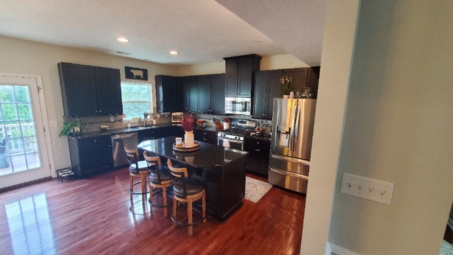 3023 Grey Fox Cir