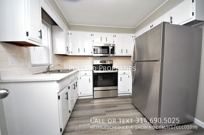 Building Photo - 303 Granada