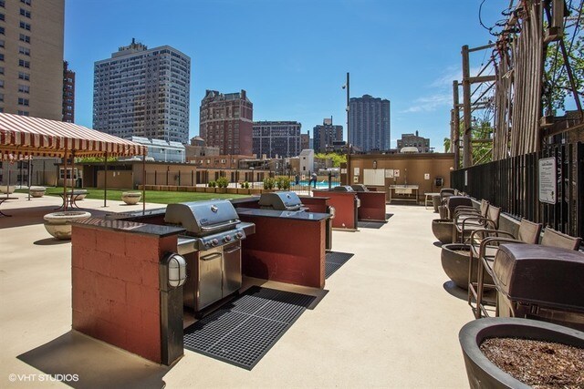 Photo - 655 W Irving Park Rd Unit 5312