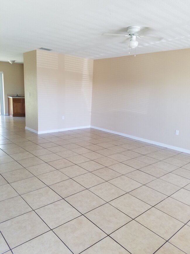 Living room & Dining room - 31266 Fernway St